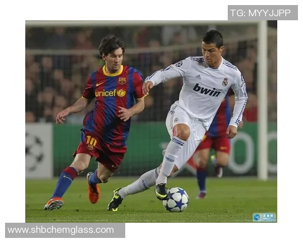 周姓足球明星的辉煌历程与成就揭秘