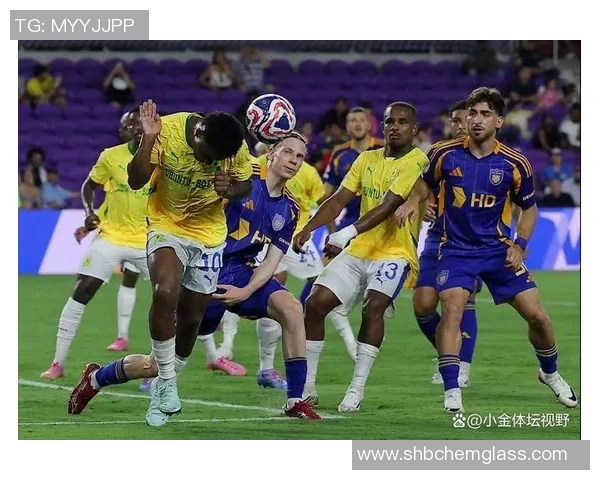 足球明星真实瞬间捕捉展现球场魅力与激情的精彩瞬间